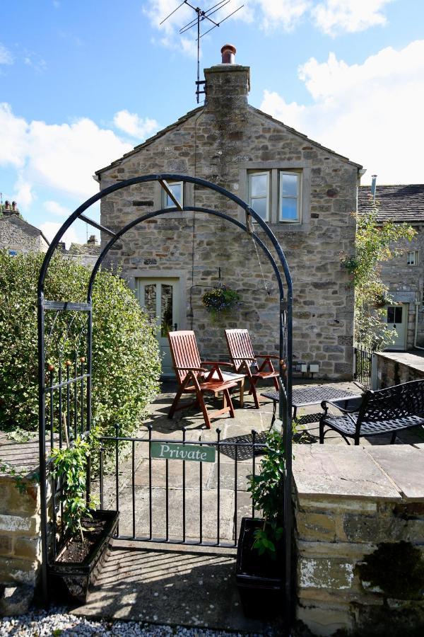 Ashfield House Hotel Grassington Bagian luar foto The old stable courtyard