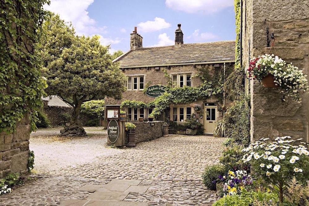 Ashfield House Hotel Grassington Bagian luar foto The Old Gate Inn