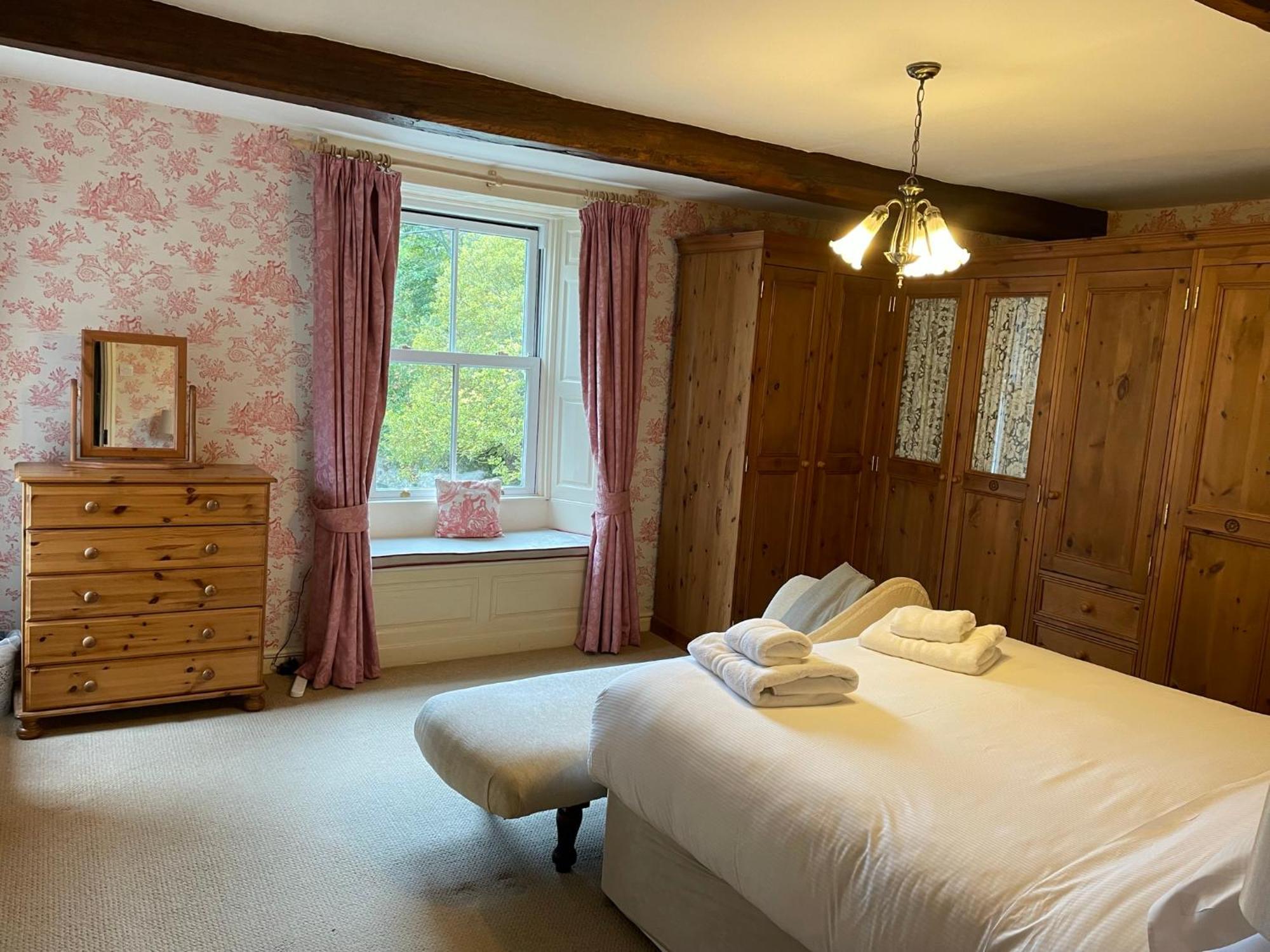 Ashfield House Hotel Grassington Ruang foto The bedroom at The Old Vicarage