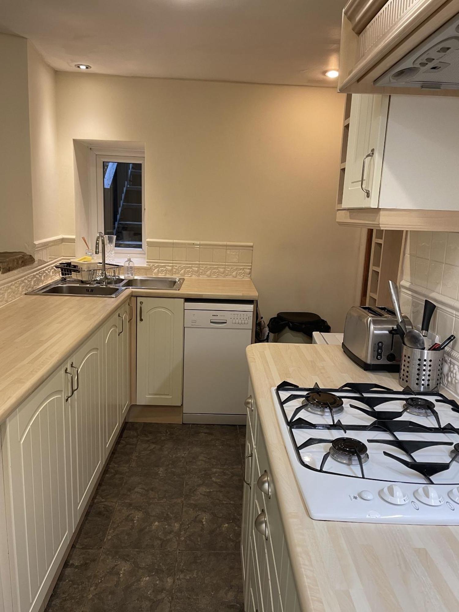 Ashfield House Hotel Grassington Ruang foto A typical kitchen in the UK